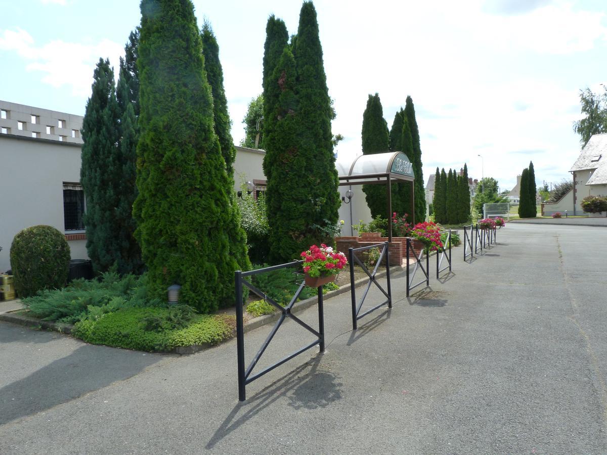 Hostellerie Du Chateau Saint-Pere-sur-Loire Buitenkant foto
